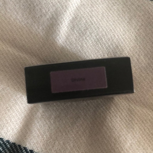 VS minerals luminous eyeshadow -Divine - Picture 2 of 3